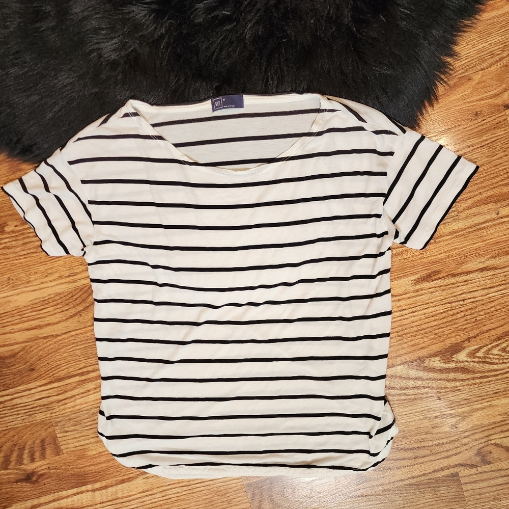GAP Scoop Neck T-Shirt Women's Size M